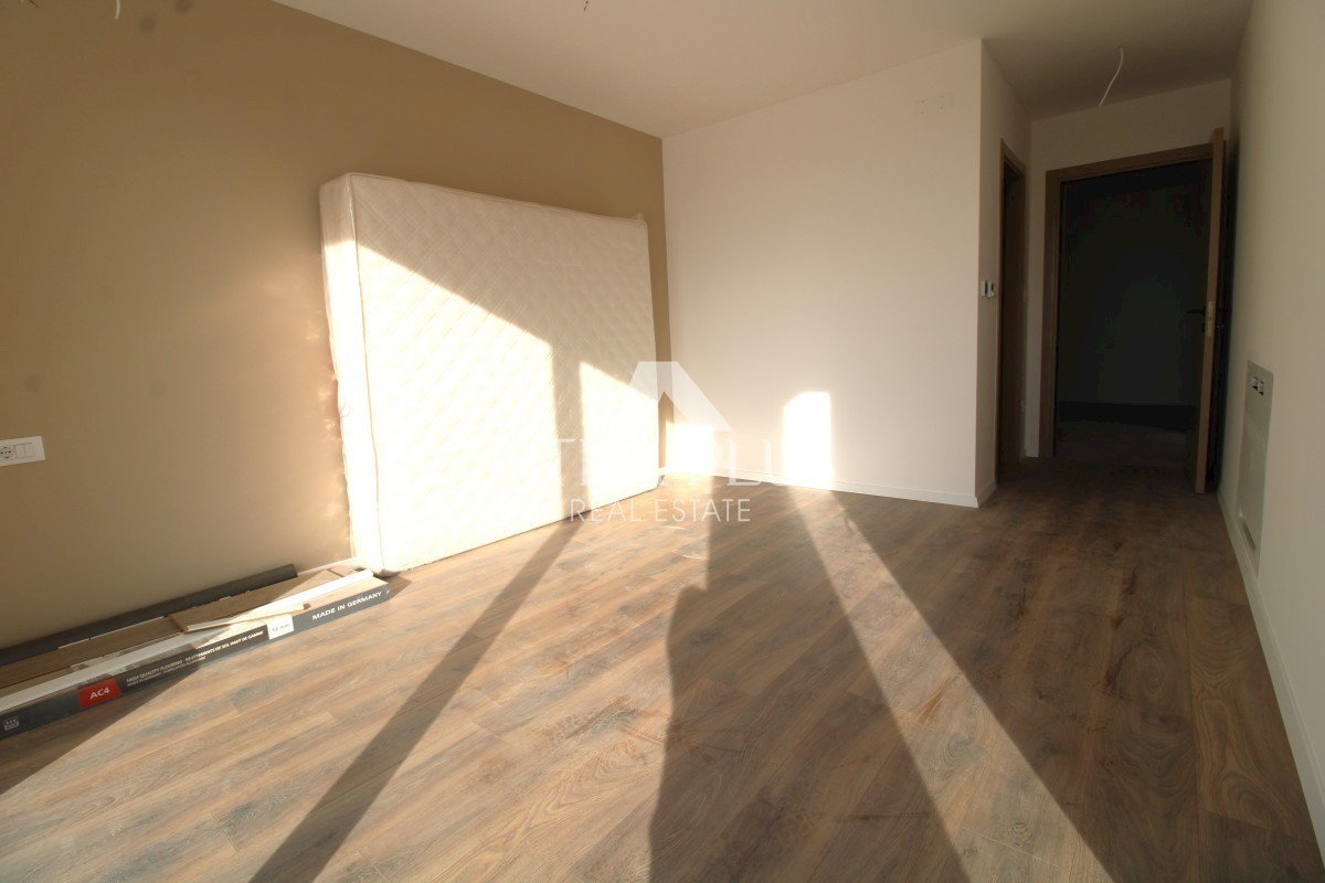 Novo stanovanje v pritličju z bazenom - okolica Poreča - Apartma B