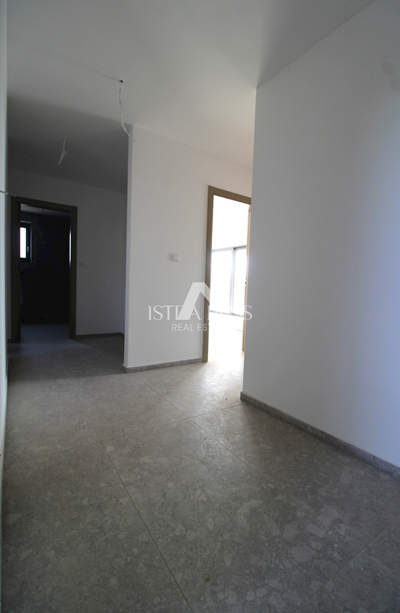 Novo stanovanje v pritličju z bazenom - okolica Poreča - Apartma B