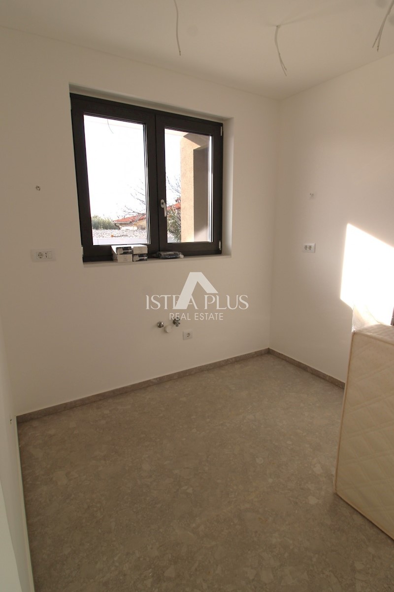 Novo stanovanje v pritličju z bazenom - okolica Poreča - Apartma B