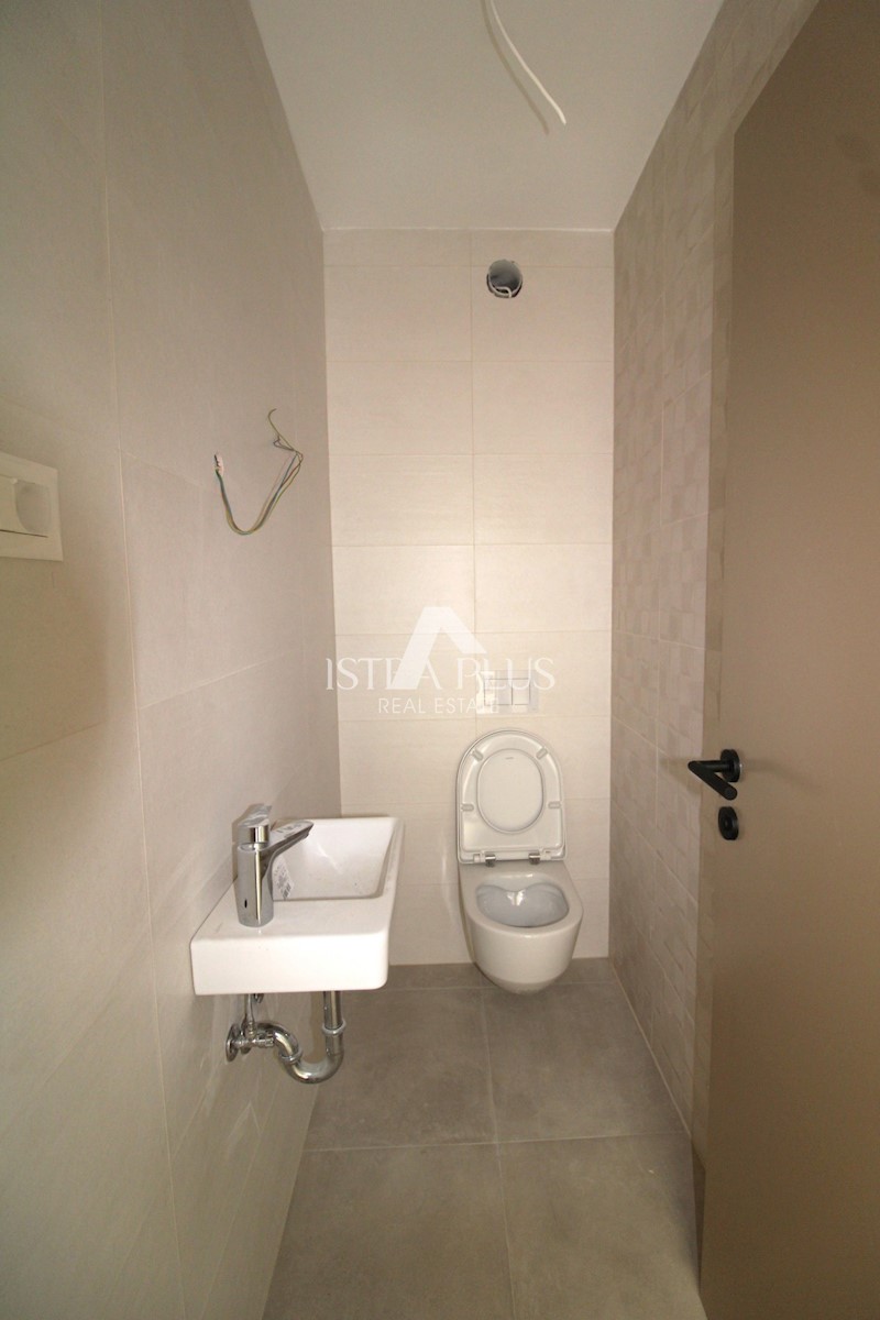 Novo stanovanje v pritličju z bazenom - okolica Poreča - Apartma B