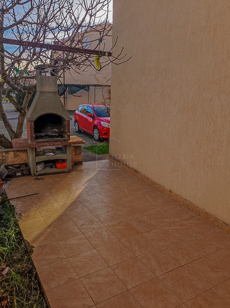 Vodice, apartma v pritličju