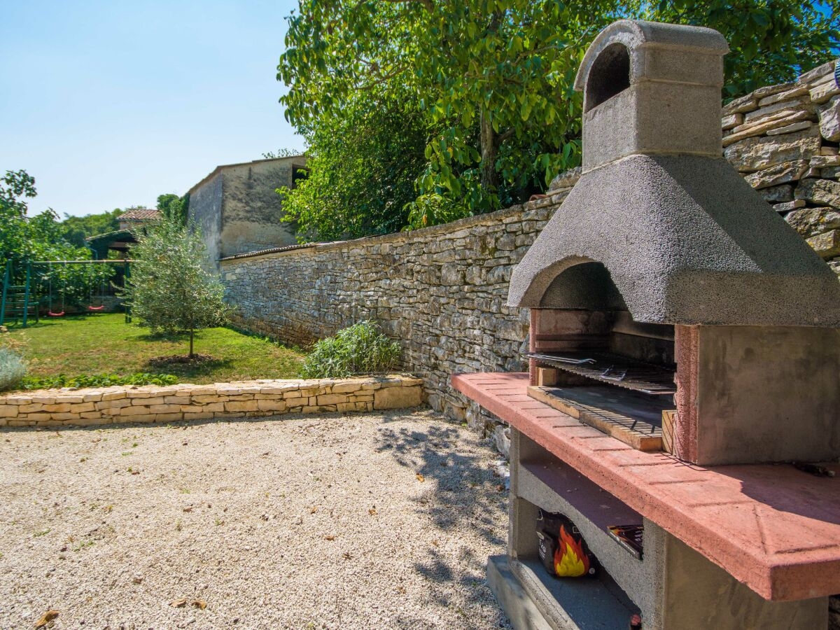 Rovinj, okolica, prenovljena istrska hiša z bazenom