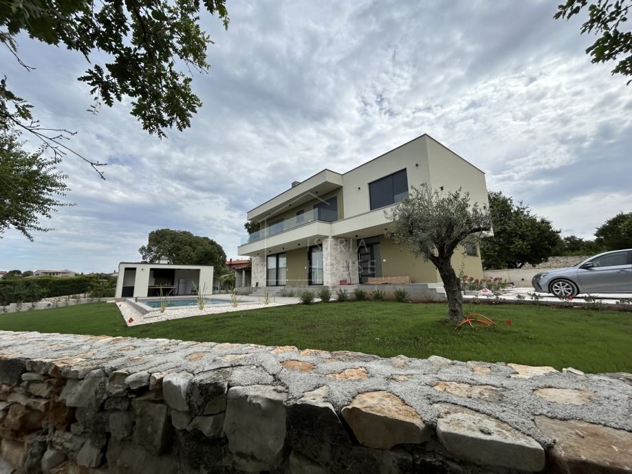 Svetvinčenat, moderna vila v izgradnji