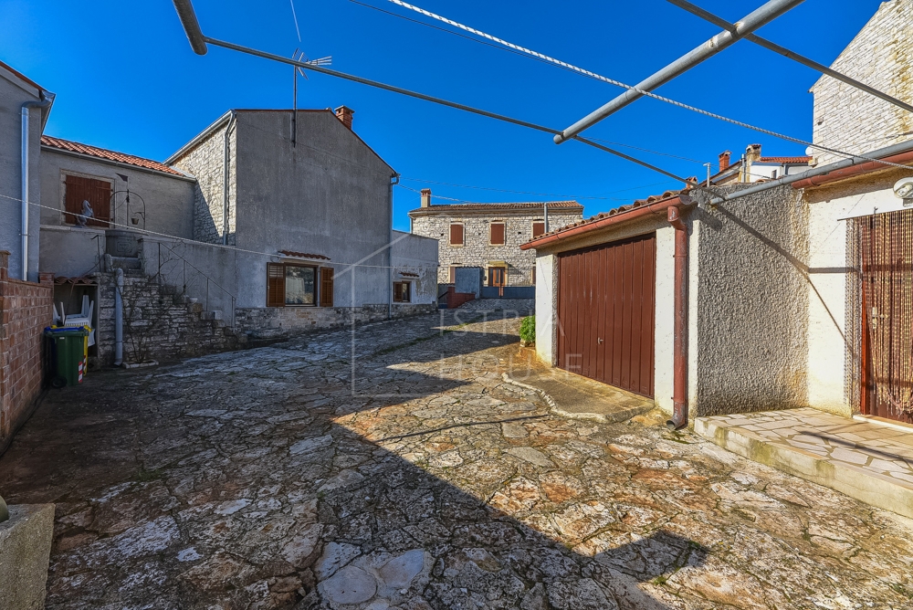 Rovinj, okolica, prodamo družinsko hišo