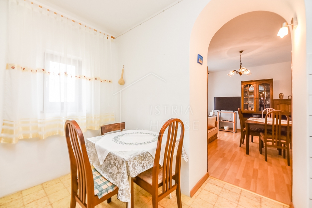 Rovinj, okolica, prodamo družinsko hišo