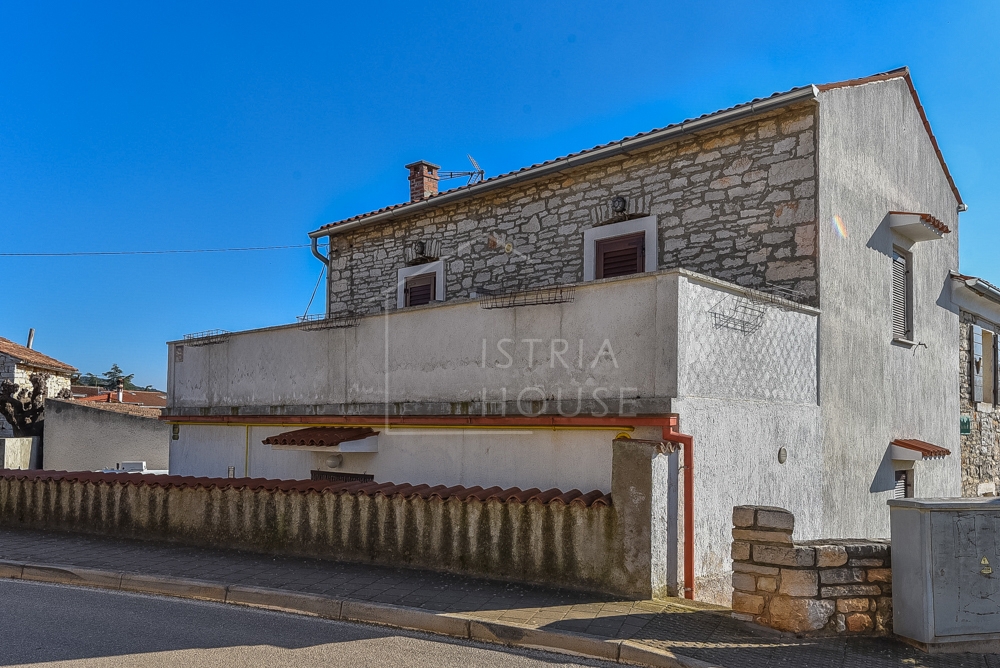 Rovinj, okolica, prodamo družinsko hišo