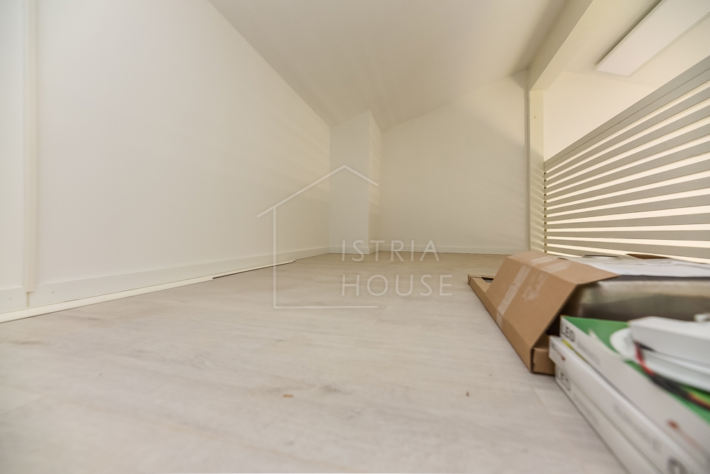 Vodnjan, okolica, hiša z dvema apartmajema