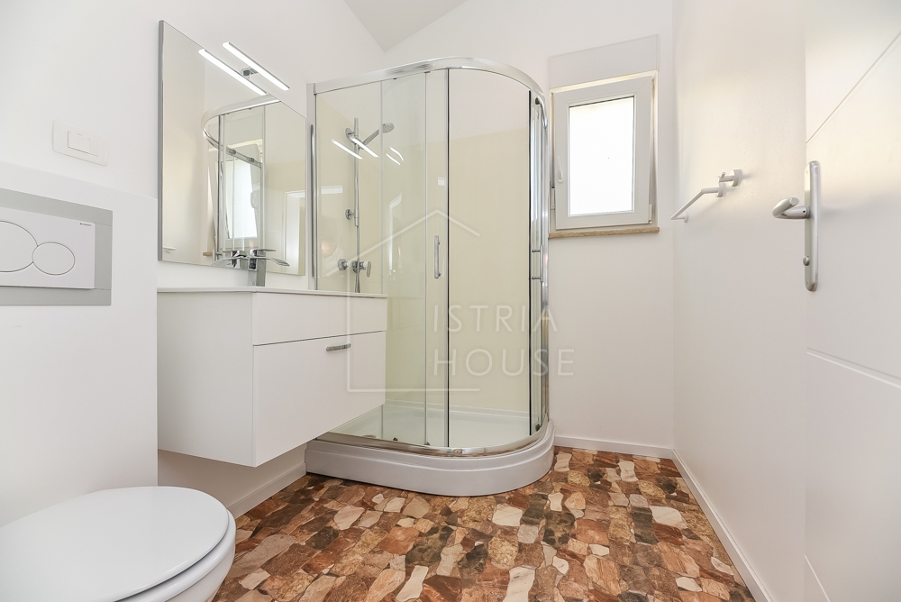 Vodnjan, okolica, hiša z dvema apartmajema