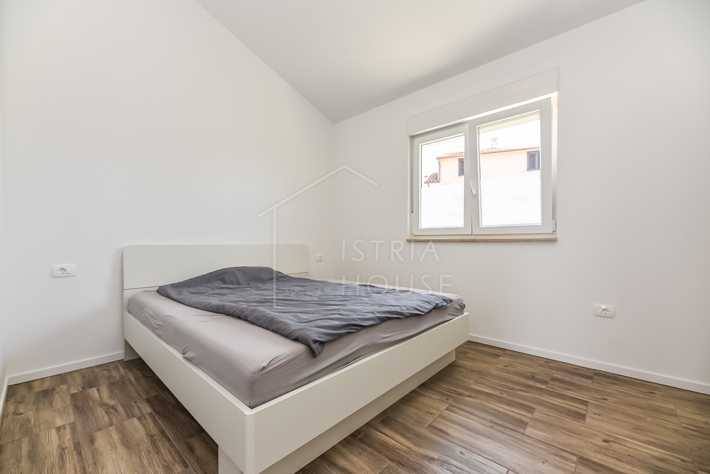 Vodnjan, okolica, hiša z dvema apartmajema