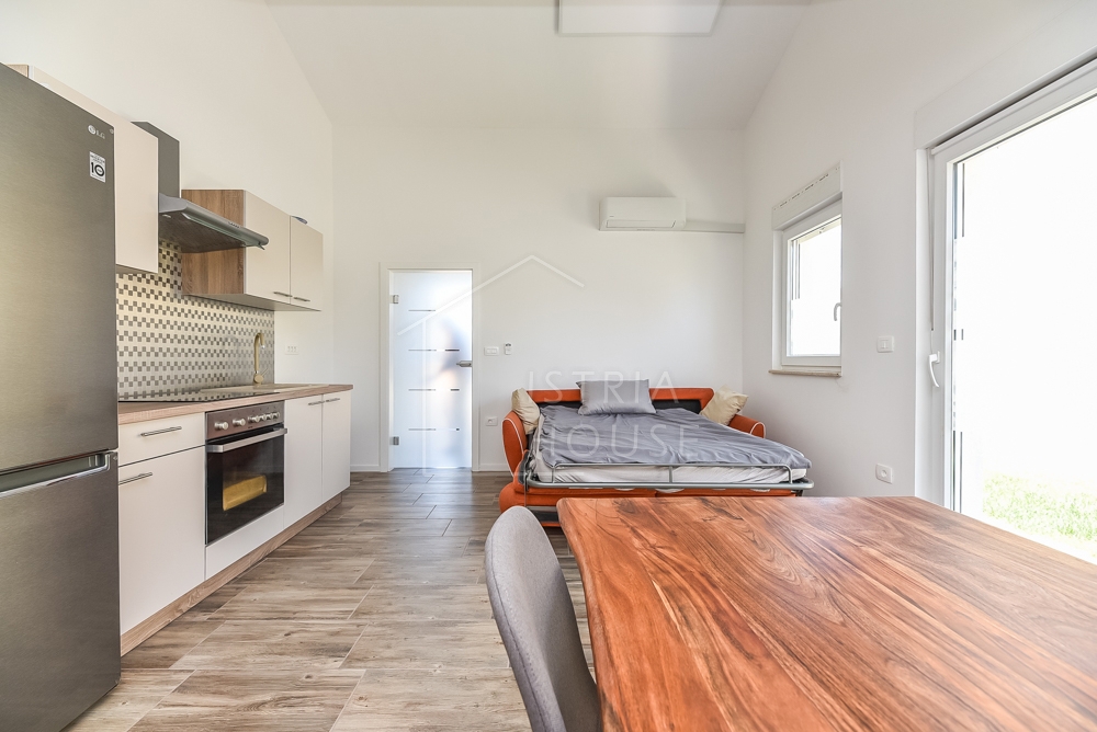 Vodnjan, okolica, hiša z dvema apartmajema