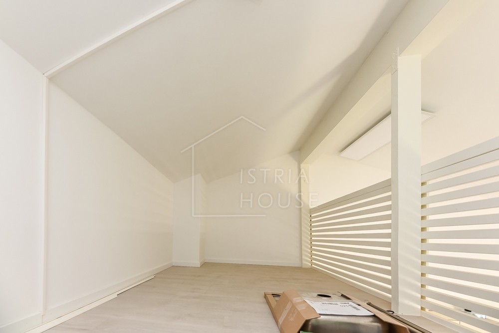 Vodnjan, okolica, hiša z dvema apartmajema