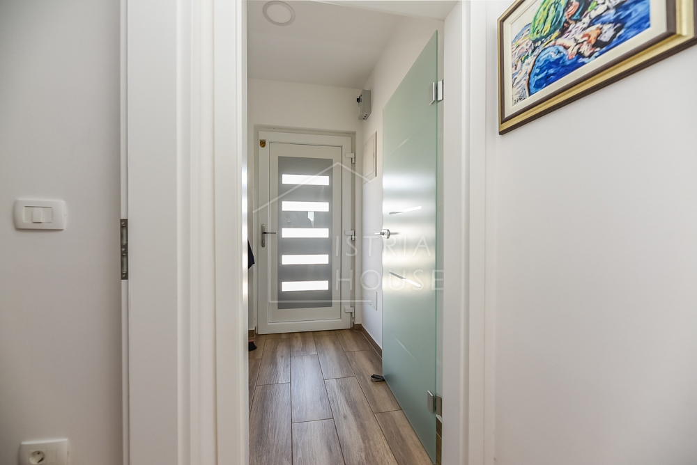 Vodnjan, okolica, hiša z dvema apartmajema
