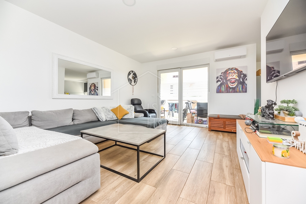 Vodnjan, okolica, hiša z dvema apartmajema