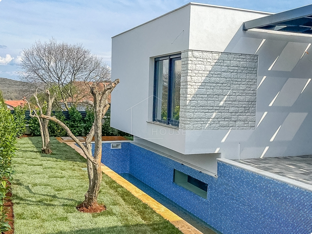 Rovinj, Umgebung, moderne Villa in ruhiger Umgebung