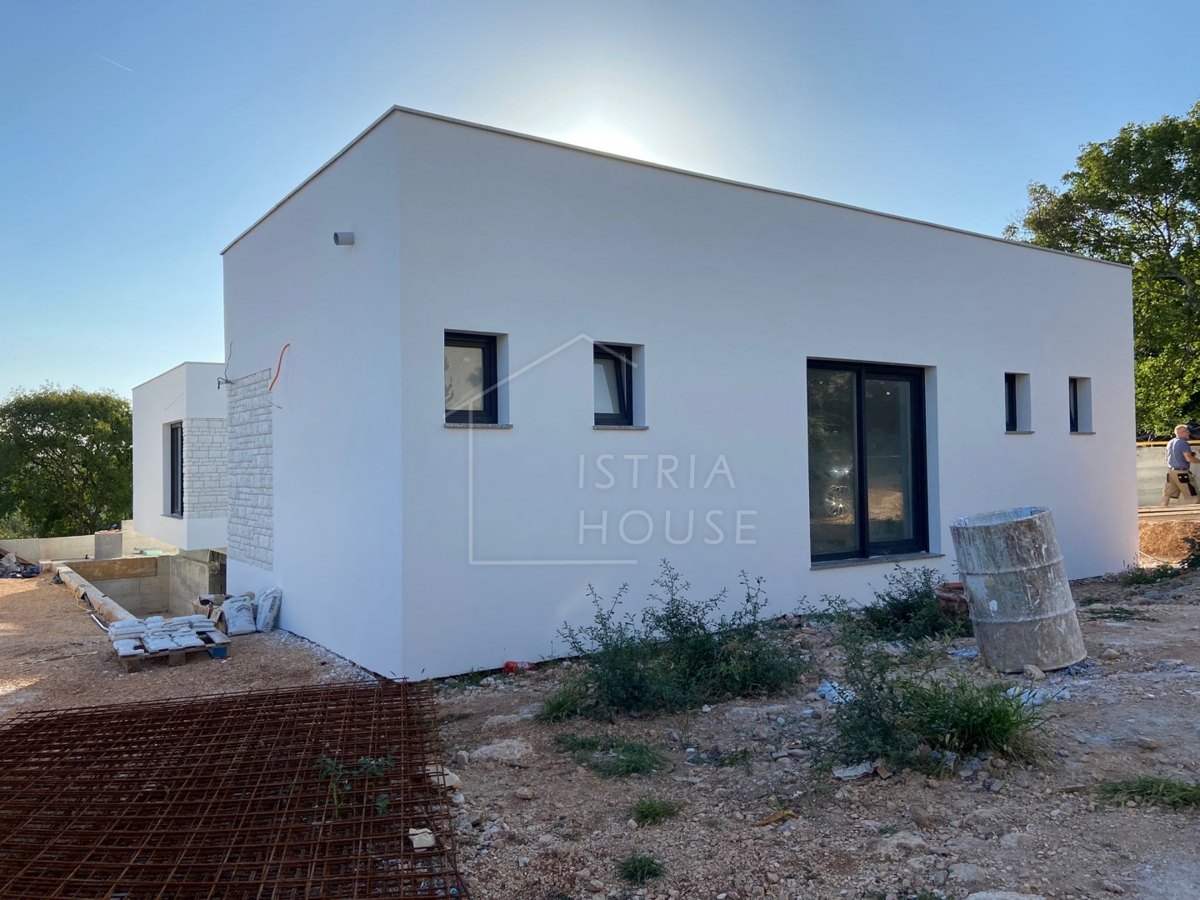 Rovinj, Umgebung, moderne Villa in ruhiger Umgebung