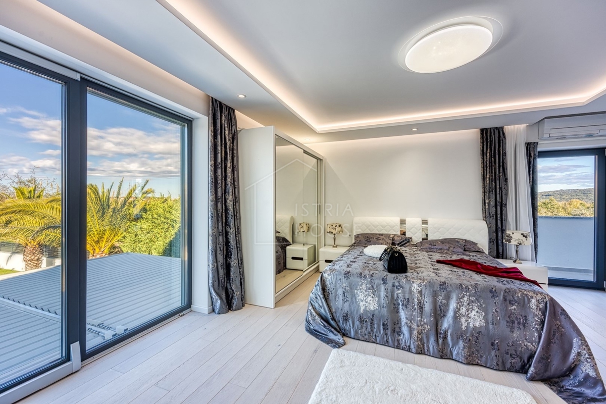 Rovinj, moderna luksuzna vila z bazenom