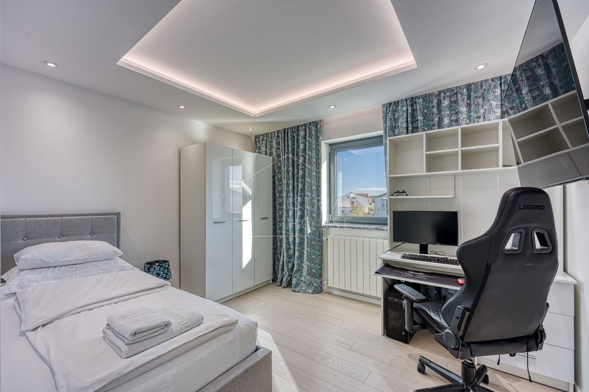 Rovinj, moderna luksuzna vila z bazenom
