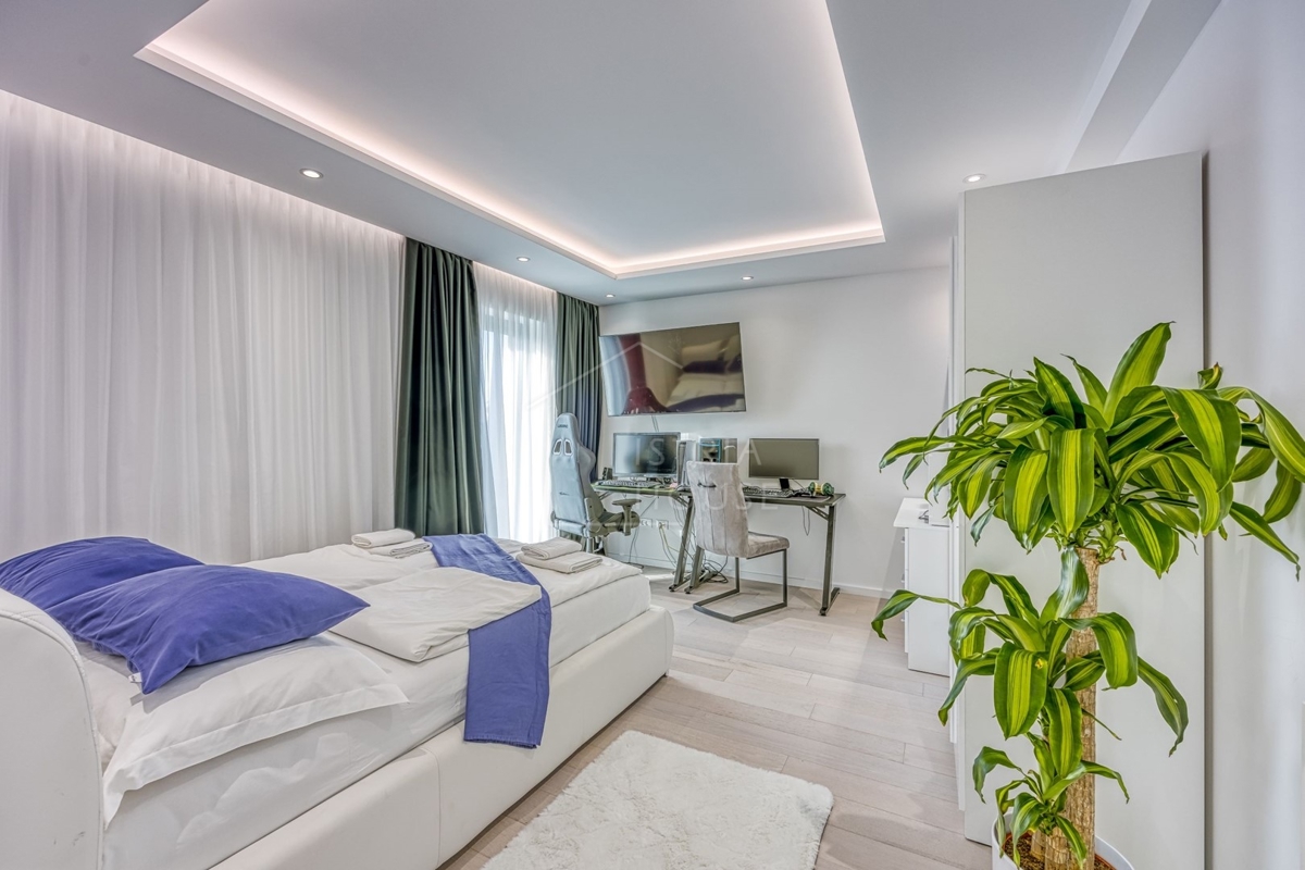 Rovinj, moderna luksuzna vila z bazenom