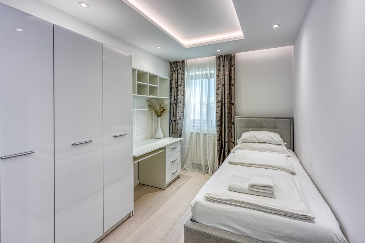 Rovinj, moderna luksuzna vila z bazenom