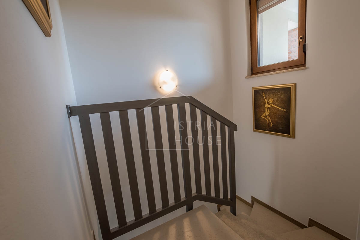 POREČ, okolica - lepa vila z bazenom