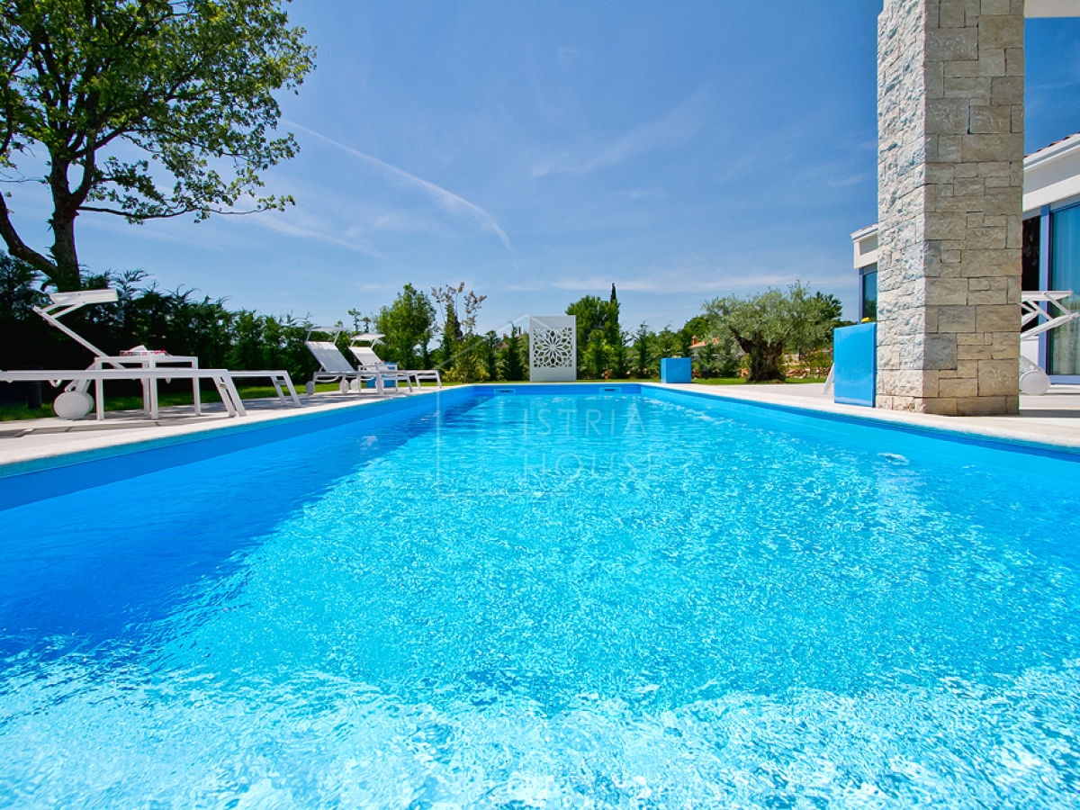 Poreč, okolica, lepa dizajnerska vila z bazenom