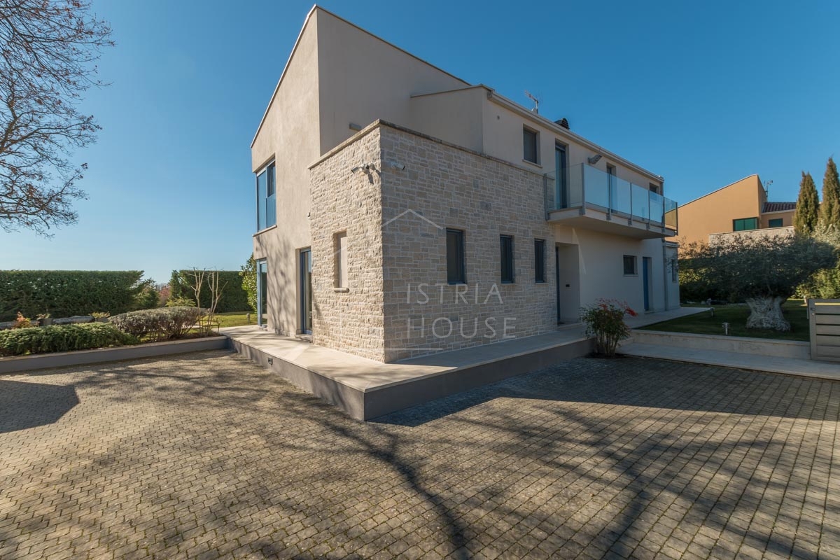 Poreč, okolica, lepa dizajnerska vila z bazenom