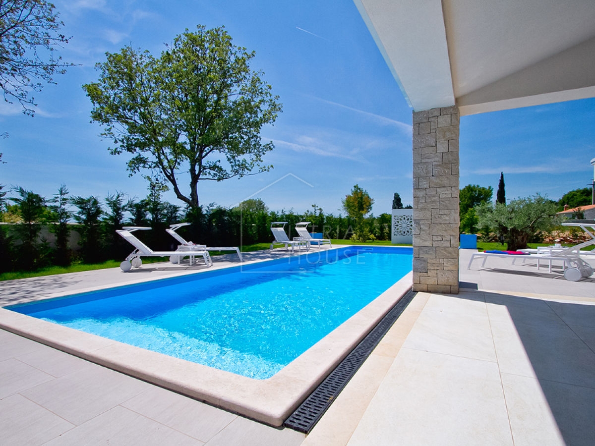 Poreč, okolica, lepa dizajnerska vila z bazenom