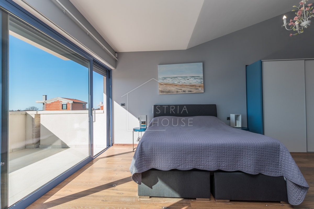 Poreč, okolica, lepa dizajnerska vila z bazenom