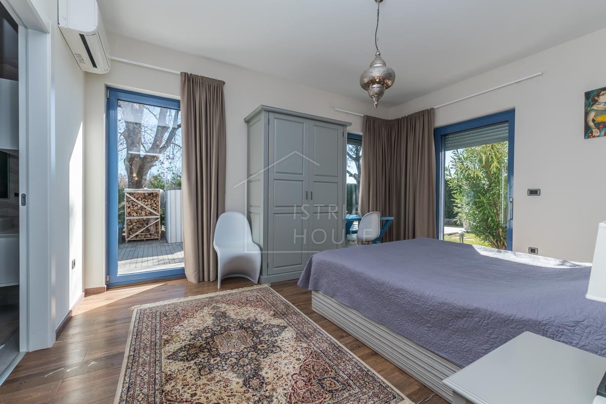 Poreč, okolica, lepa dizajnerska vila z bazenom