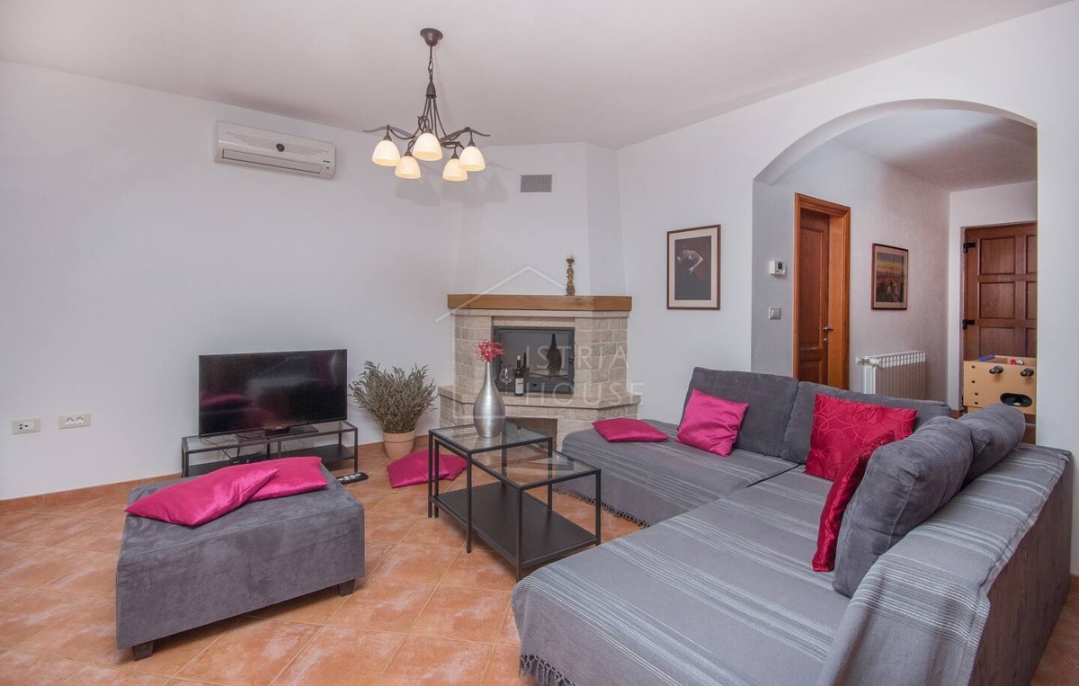 Marčana, dintorni, casa bifamiliare con vista aperta