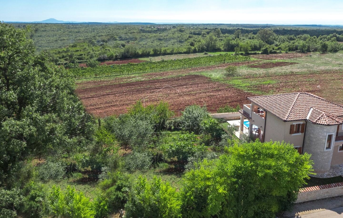Marčana, dintorni, casa bifamiliare con vista aperta