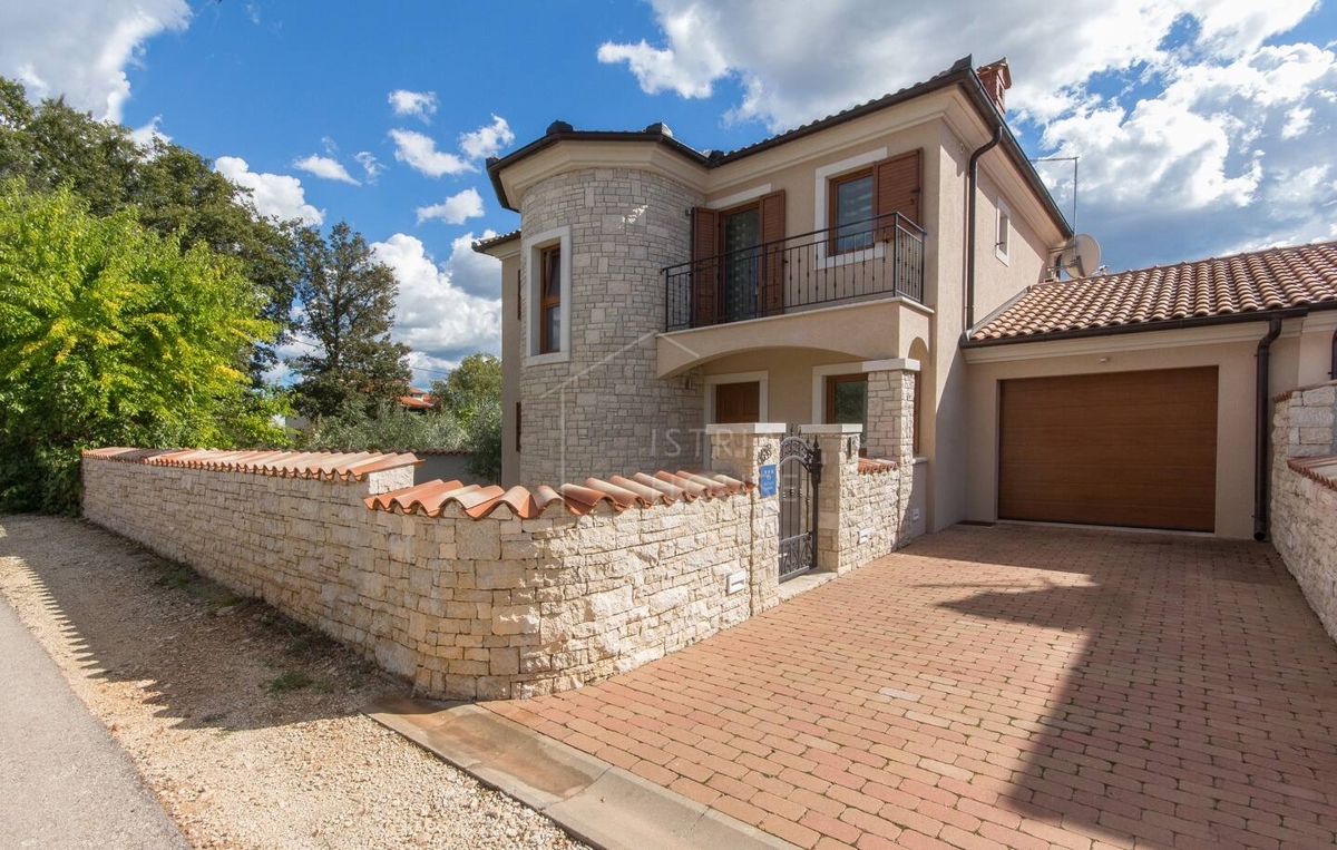 Marčana, dintorni, casa bifamiliare con vista aperta