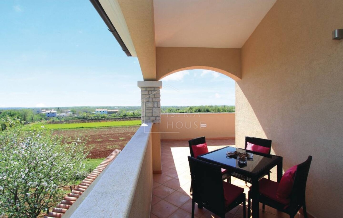 Marčana, dintorni, casa bifamiliare con vista aperta