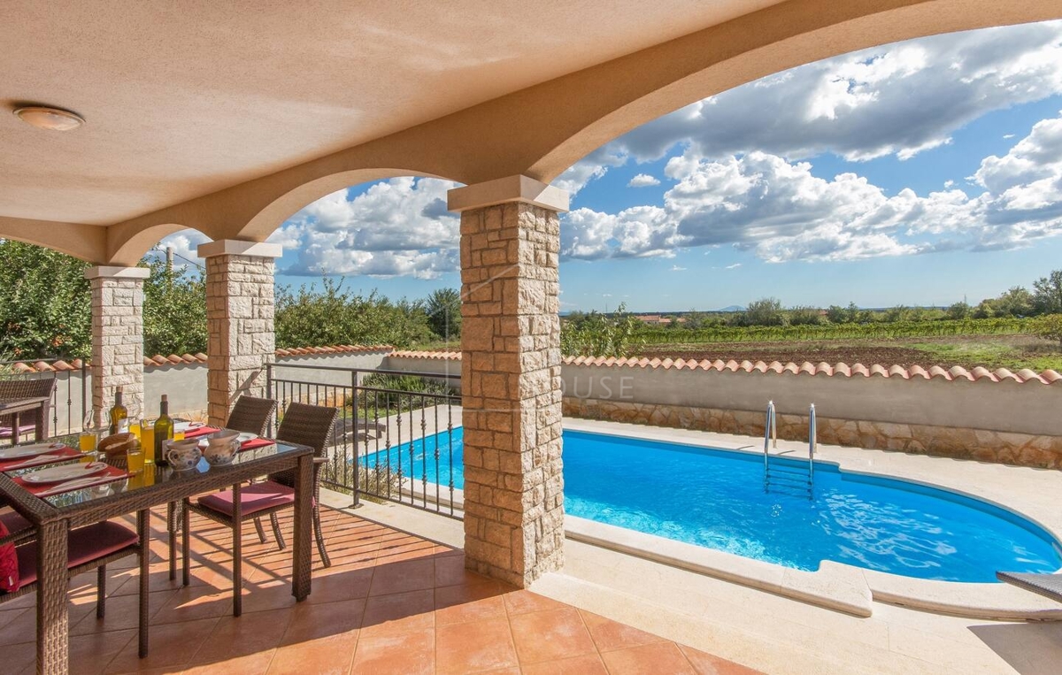 Marčana, dintorni, casa bifamiliare con vista aperta