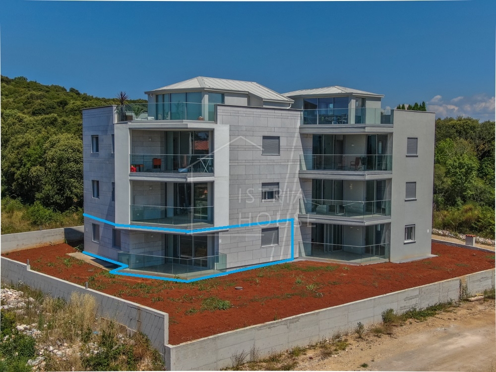 Rovinj, nov apartma 200m od morja s teraso in pogledom na staro mestno jedro