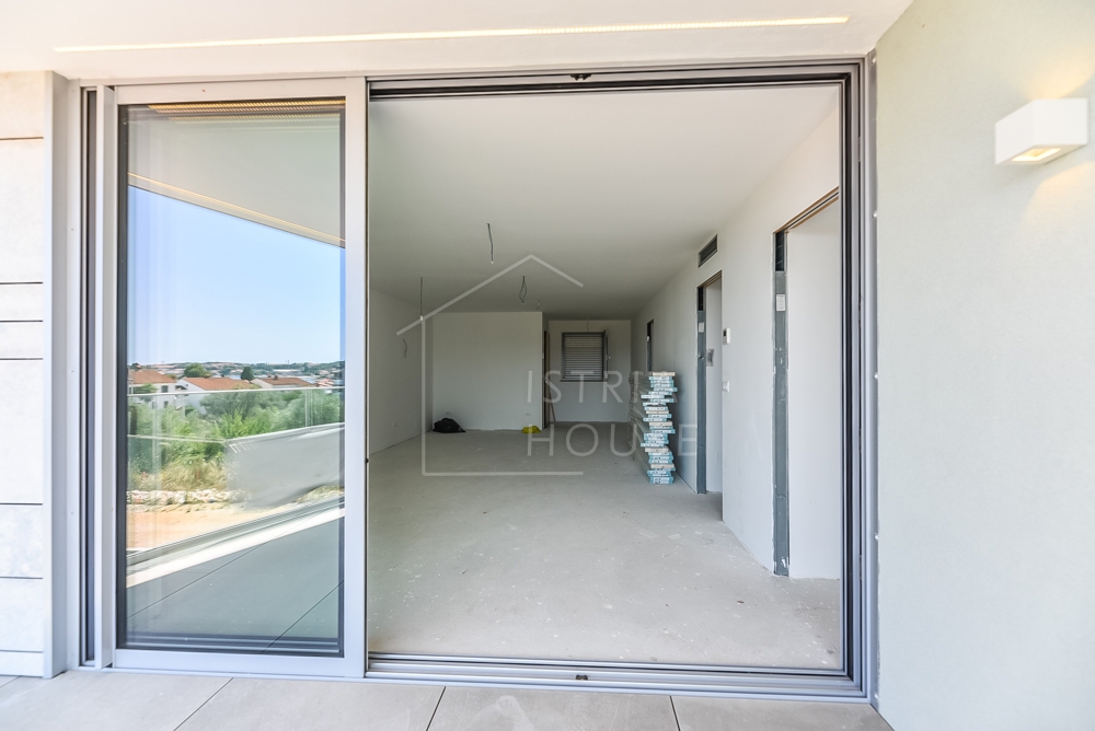 Rovinj, nov apartma 200m od morja s teraso in pogledom na staro mestno jedro