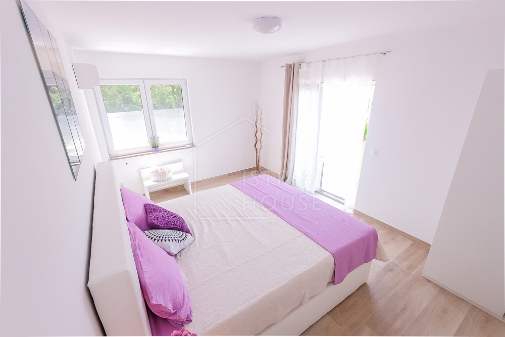 Svetvinčenat, vila s 4 spalnicami in bazenom
