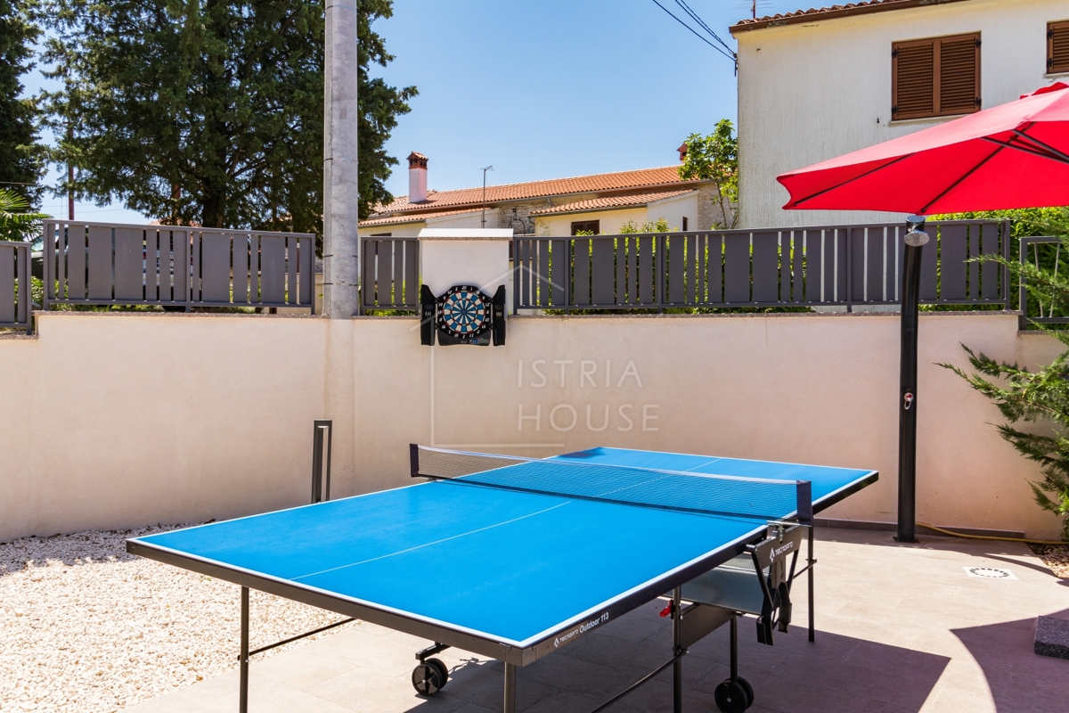 Svetvinčenat, vila s 4 spalnicami in bazenom