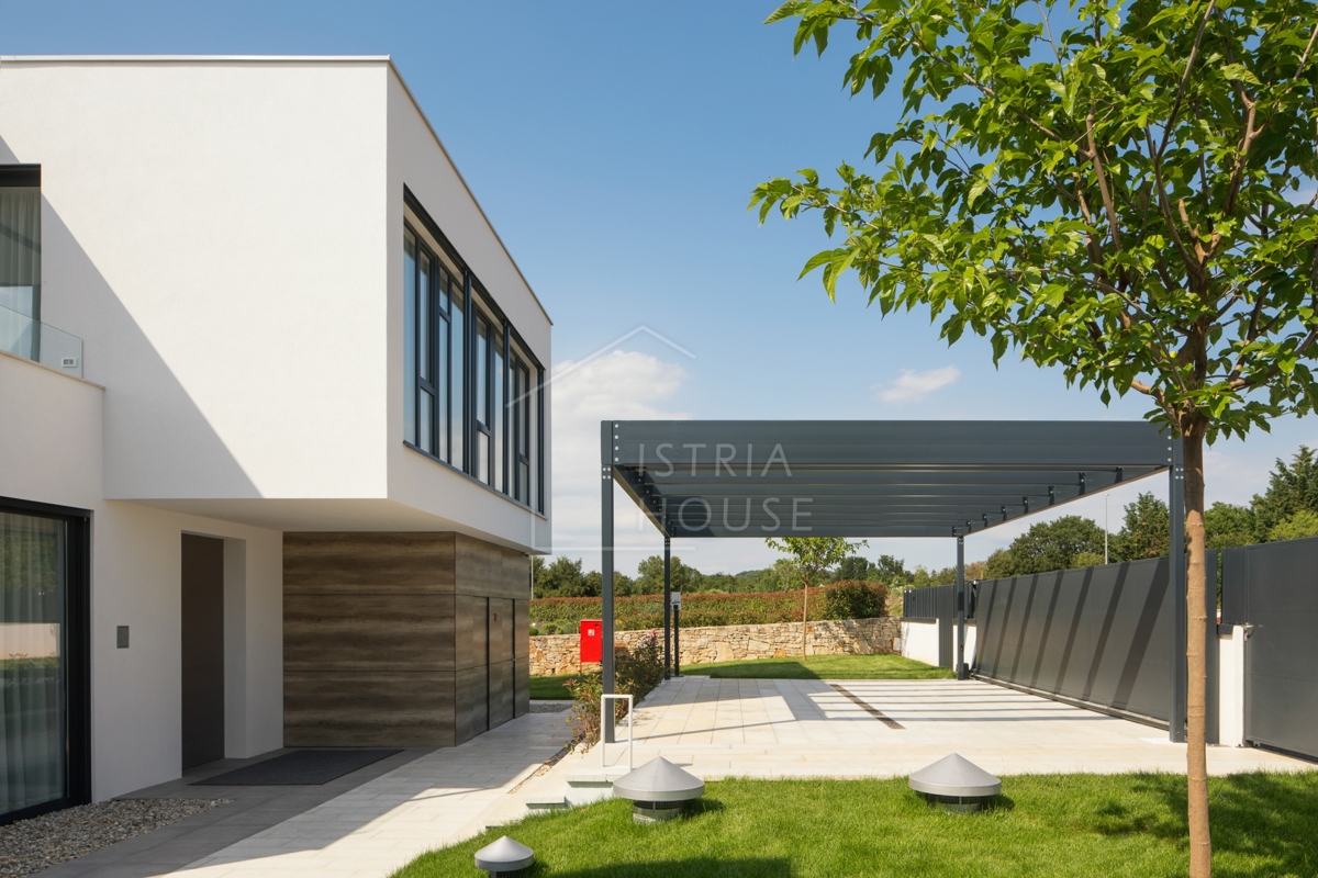 Rovinj, okolica, Ekskluzivna dizajnerska vila s tremi bazeni