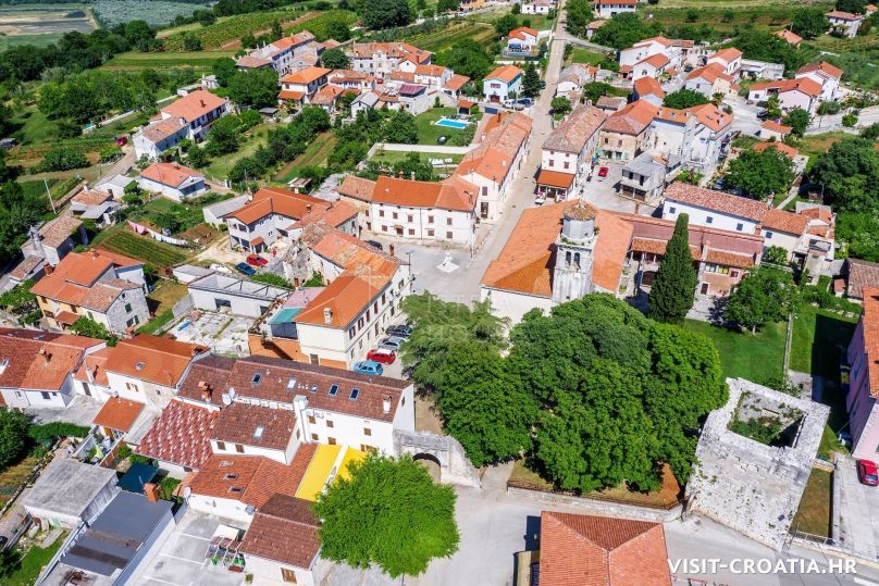 Barban, okolica, zazidljiva parcela v mirnem okolju