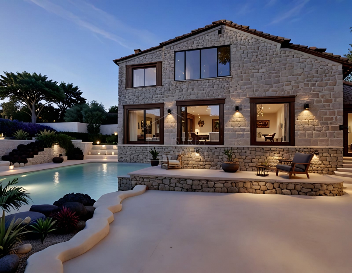 Bale, velika gradbena parcela v središču