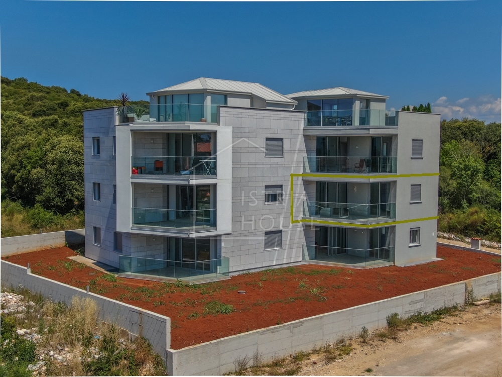 Rovinj, nov apartma 200m od plaže s teraso in pogledom na staro mesto in morje