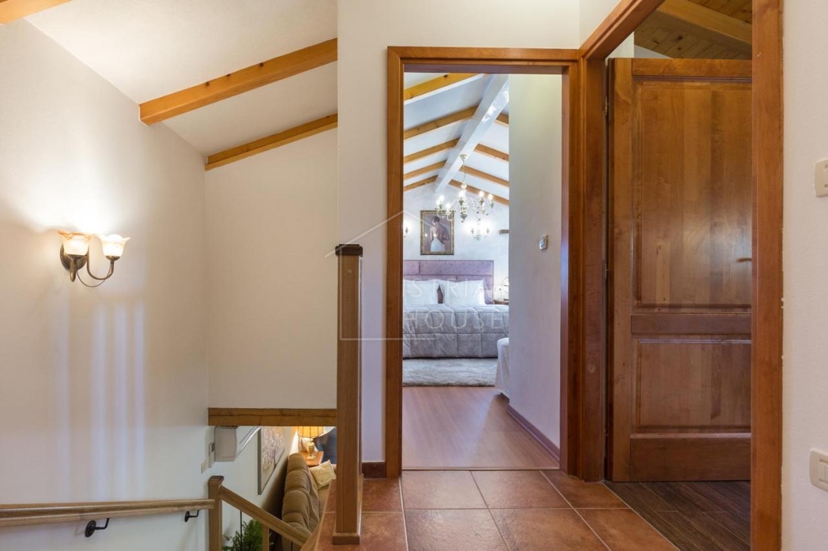 Svetvinčenat, OPPORTUNITY, Two houses with a large garden