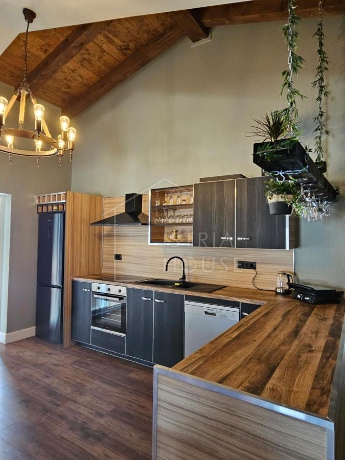 Svetvinčenat, okolica, moderna vila z bazenom
