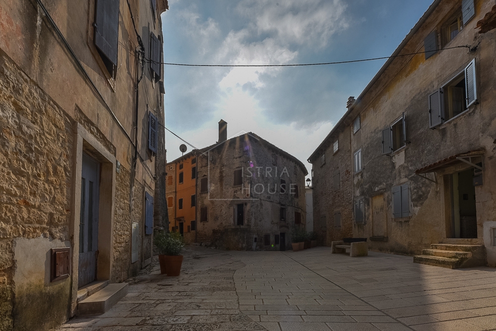 Rovinj, Bale, hiša s potencialom v starem mestnem jedru