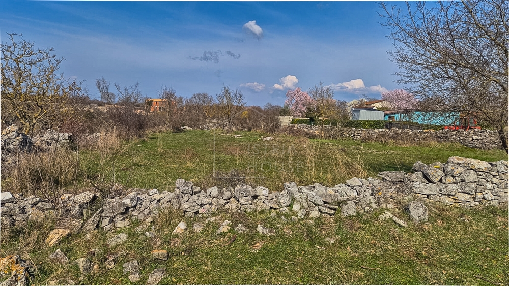 Bale, okolica, večje redno stavbno zemljišče