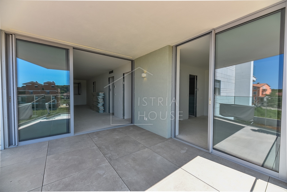 Rovinj, nov apartma 200m od plaže s teraso in pogledom na staro mesto in morje