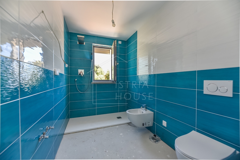Rovinj, nov apartma 200m od plaže s teraso in pogledom na staro mesto in morje