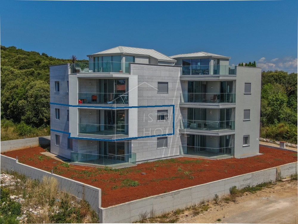 Rovinj, nov apartma 200m od plaže s teraso in pogledom na staro mesto in morje