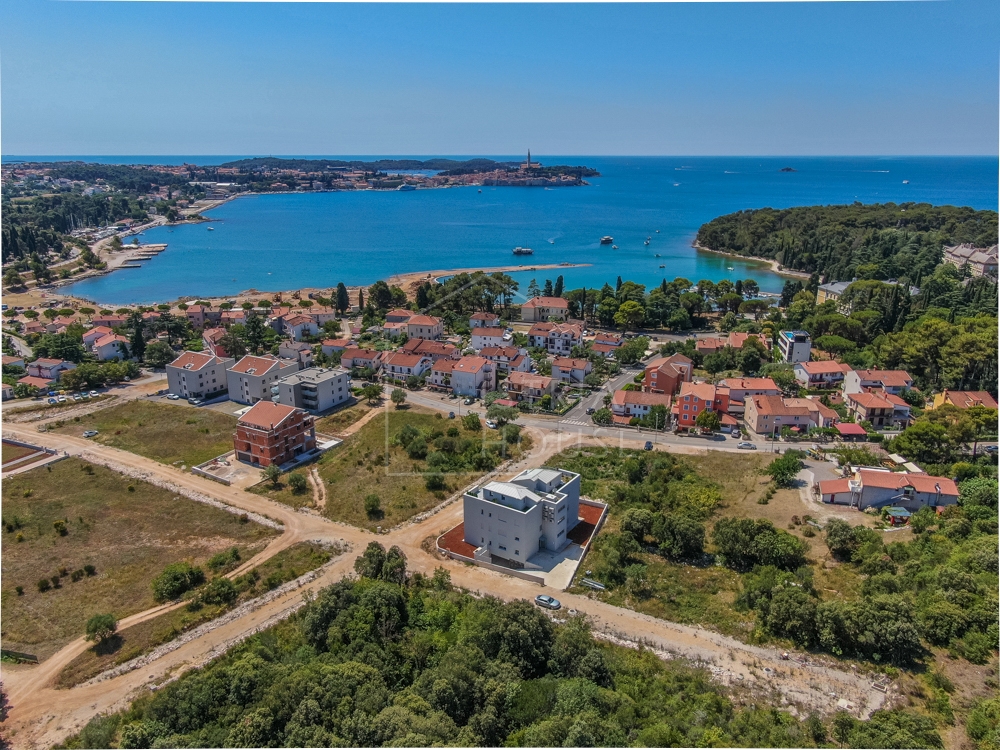 Rovinj, nov apartma 200m od plaže s teraso in pogledom na staro mesto in morje